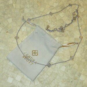 Kendra Scott necklace